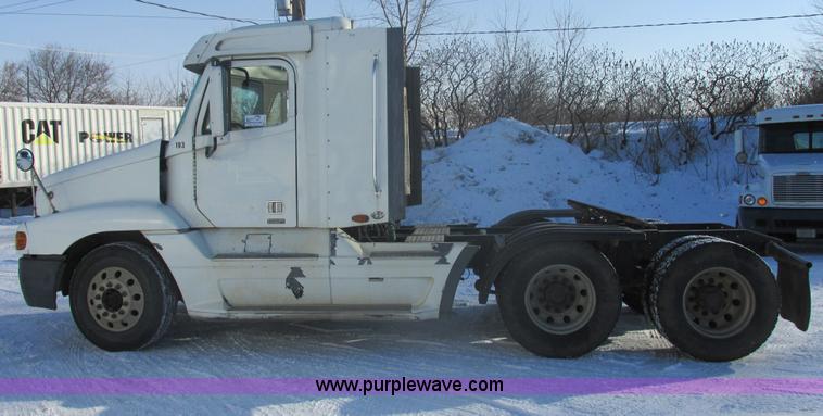 image for item E5247 2000 Freightliner Century Class semi truck