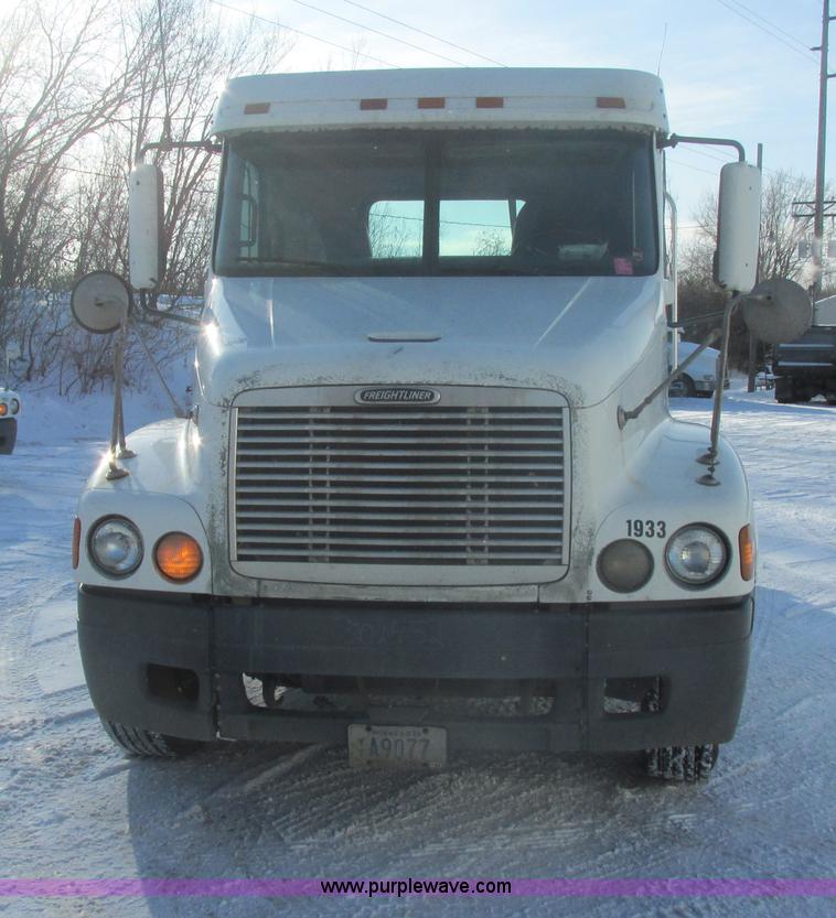 image for item E5247 2000 Freightliner Century Class semi truck