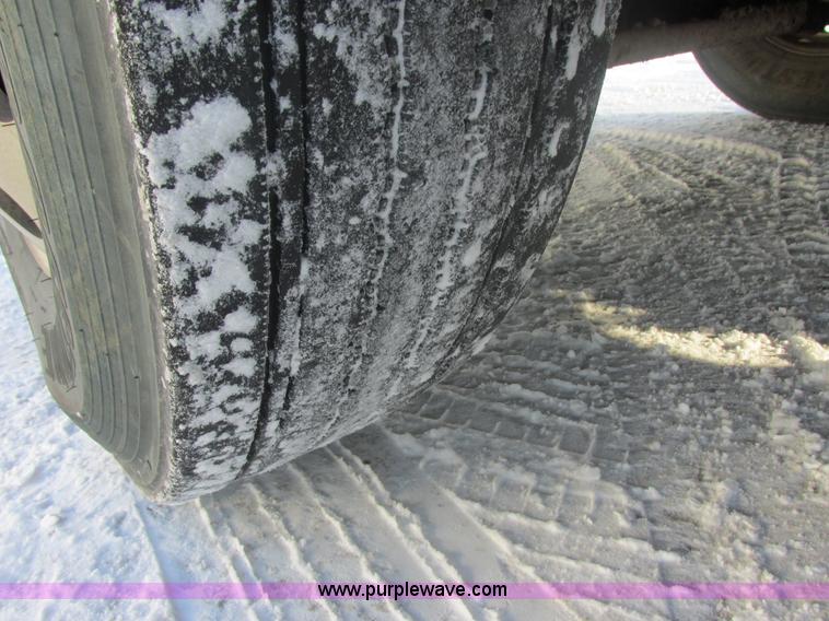 image for item E5247 2000 Freightliner Century Class semi truck