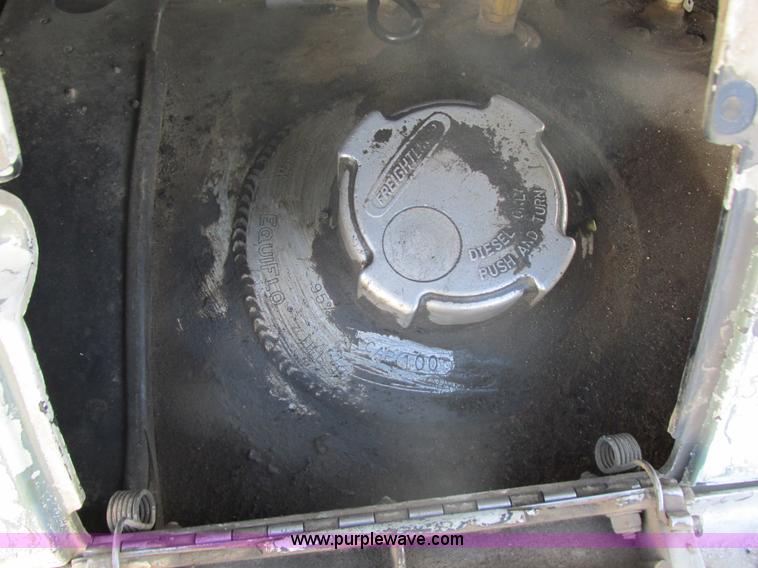 image for item E5247 2000 Freightliner Century Class semi truck