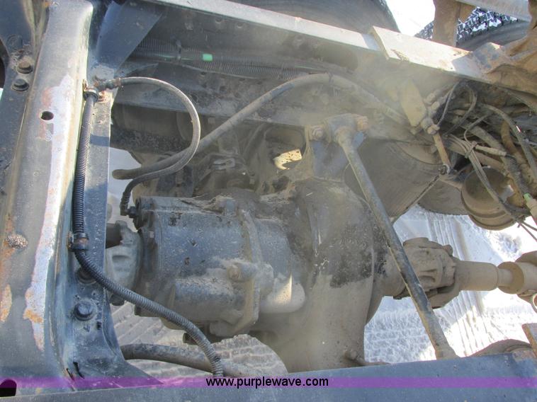 image for item E5247 2000 Freightliner Century Class semi truck