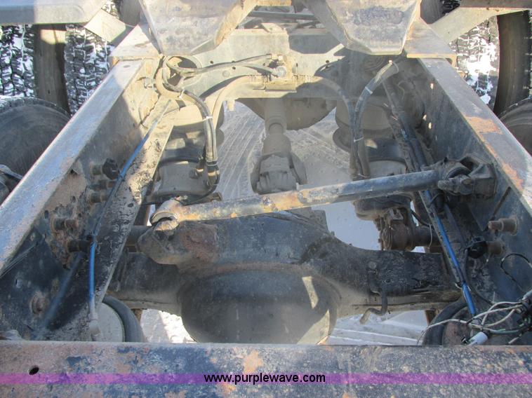 image for item E5247 2000 Freightliner Century Class semi truck