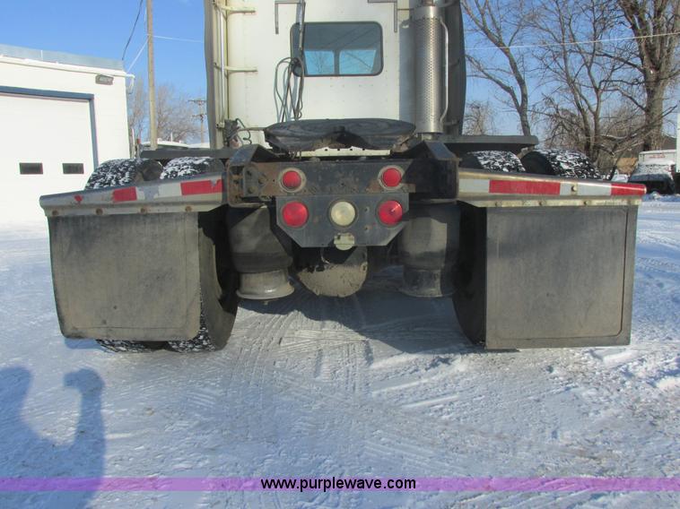 image for item E5247 2000 Freightliner Century Class semi truck