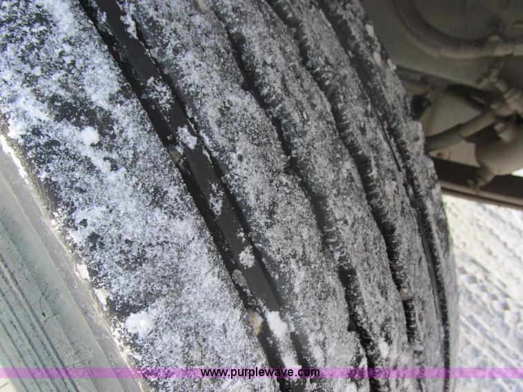 image for item E5247 2000 Freightliner Century Class semi truck