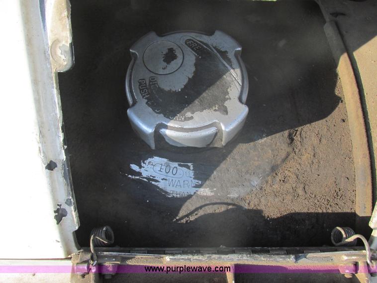 image for item E5247 2000 Freightliner Century Class semi truck