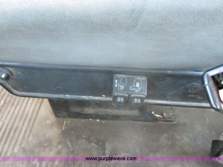 image for item E5247 2000 Freightliner Century Class semi truck