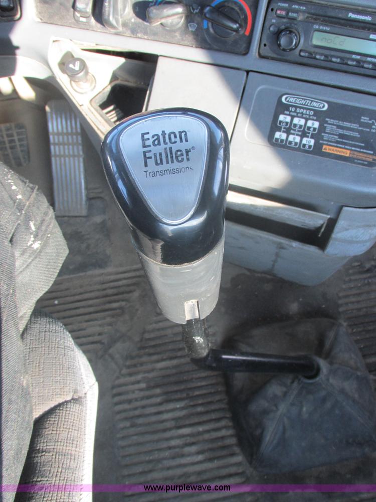 image for item E5247 2000 Freightliner Century Class semi truck