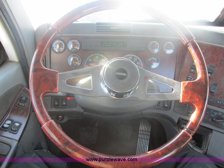 image for item E5247 2000 Freightliner Century Class semi truck