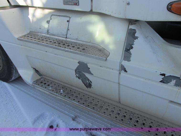 image for item E5247 2000 Freightliner Century Class semi truck