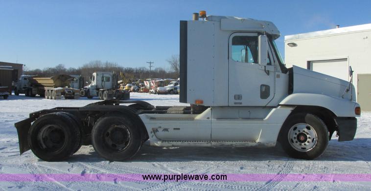 image for item E5248 2000 Freightliner Century Class semi truck