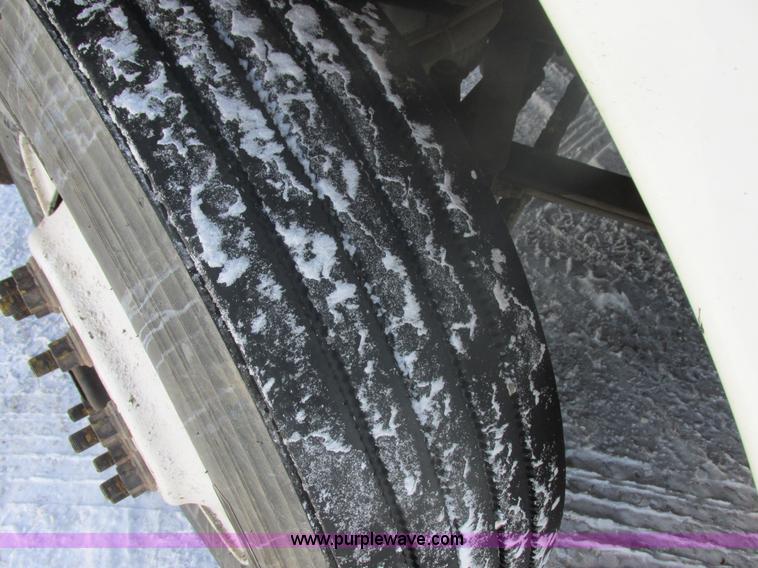 image for item E5248 2000 Freightliner Century Class semi truck