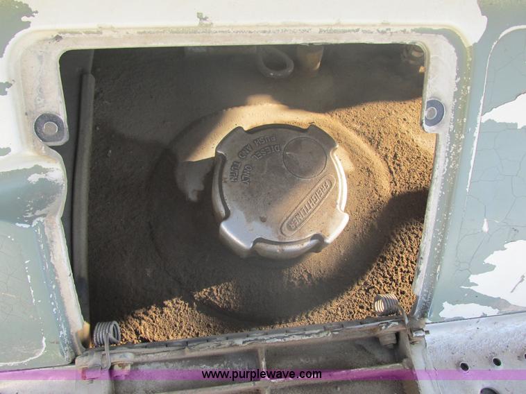 image for item E5248 2000 Freightliner Century Class semi truck