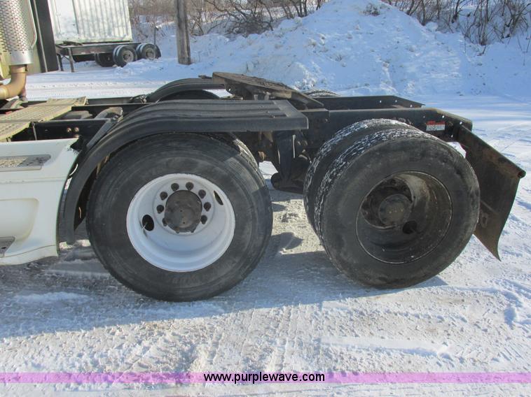 image for item E5248 2000 Freightliner Century Class semi truck