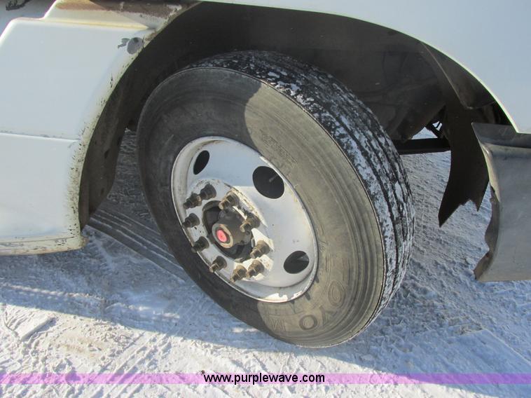 image for item E5248 2000 Freightliner Century Class semi truck