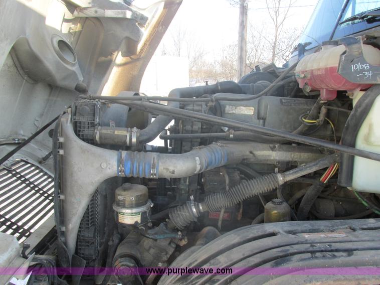 image for item E5248 2000 Freightliner Century Class semi truck