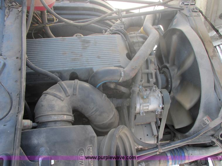 image for item E5248 2000 Freightliner Century Class semi truck