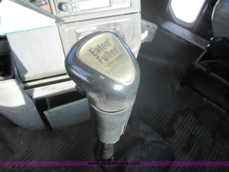 image for item E5248 2000 Freightliner Century Class semi truck