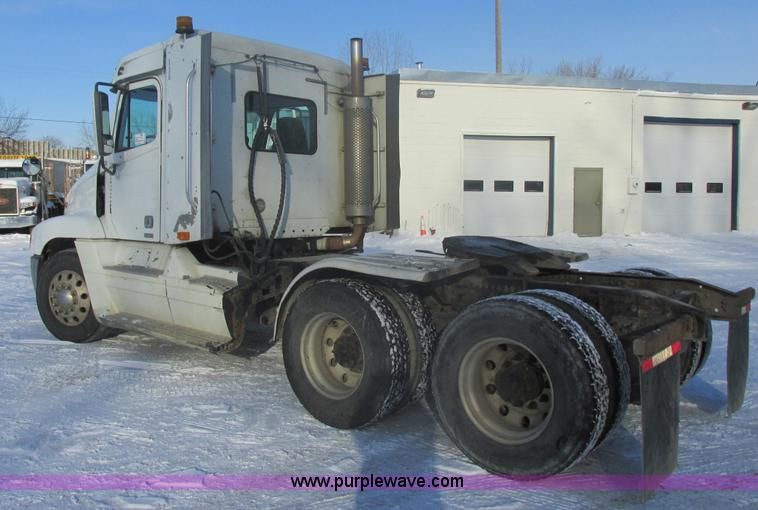 image for item E5249 2000 Freightliner Century Class semi truck