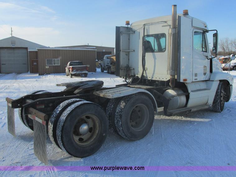 image for item E5249 2000 Freightliner Century Class semi truck