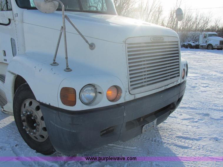 image for item E5249 2000 Freightliner Century Class semi truck