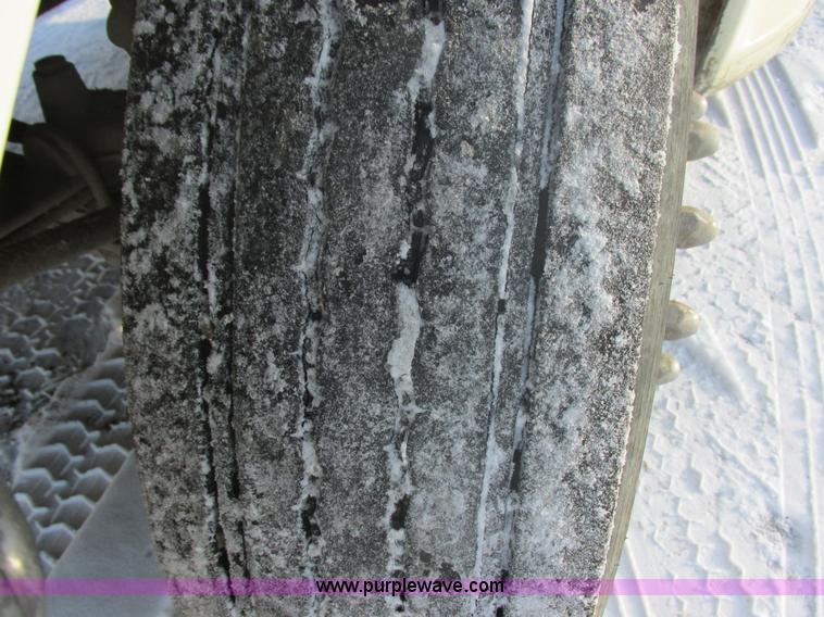 image for item E5249 2000 Freightliner Century Class semi truck