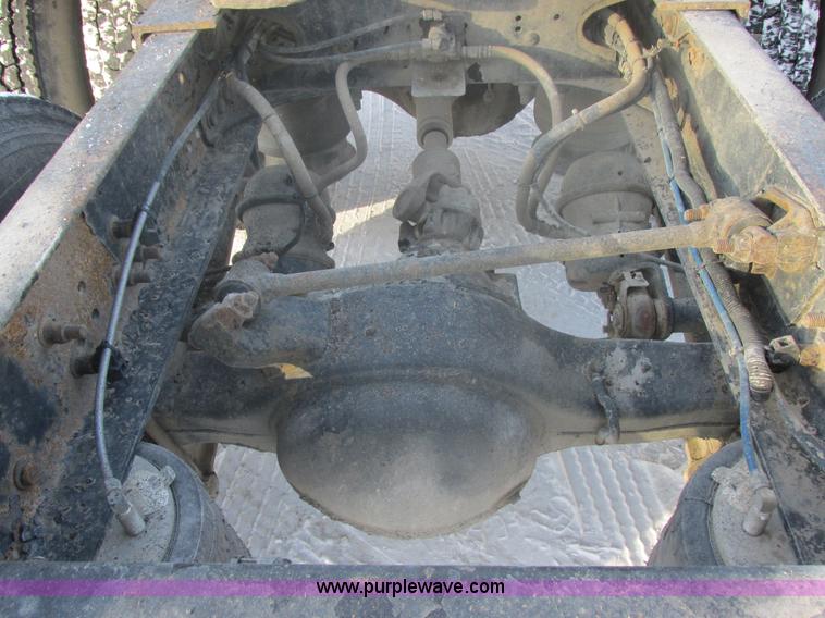 image for item E5249 2000 Freightliner Century Class semi truck