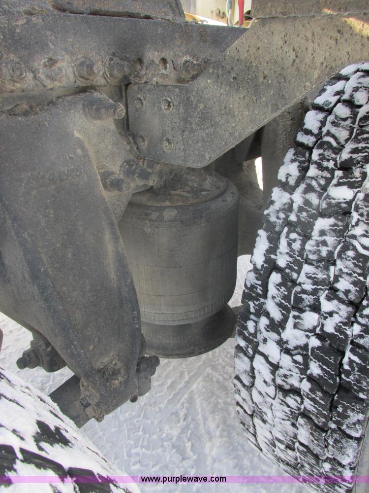 image for item E5249 2000 Freightliner Century Class semi truck