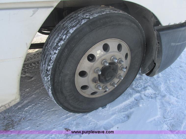 image for item E5249 2000 Freightliner Century Class semi truck