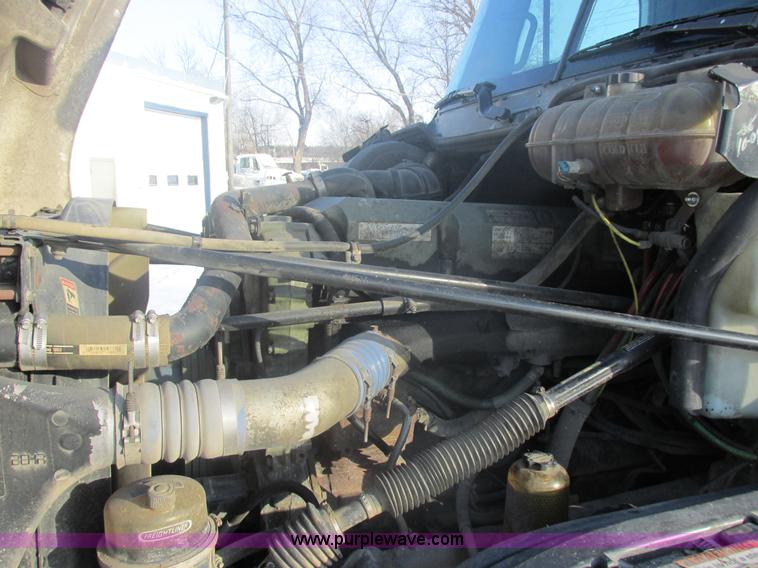 image for item E5249 2000 Freightliner Century Class semi truck