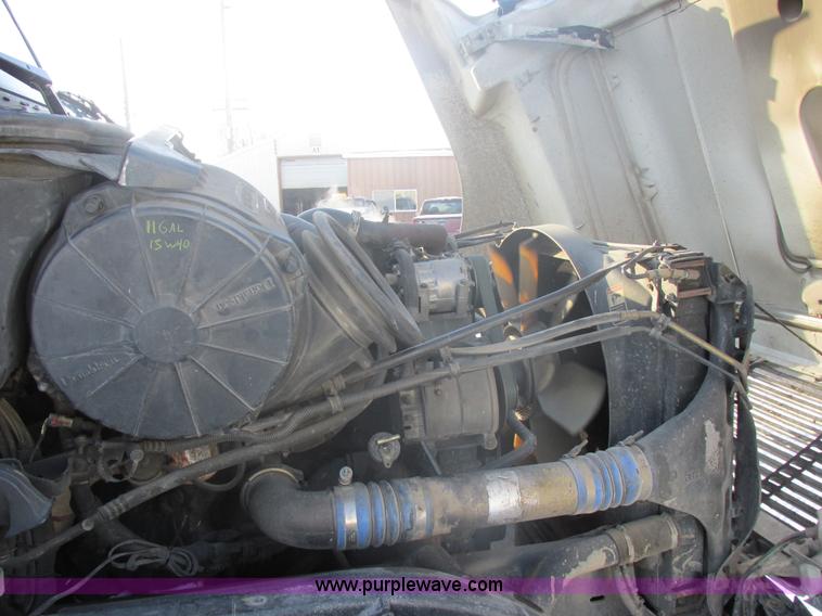 image for item E5249 2000 Freightliner Century Class semi truck