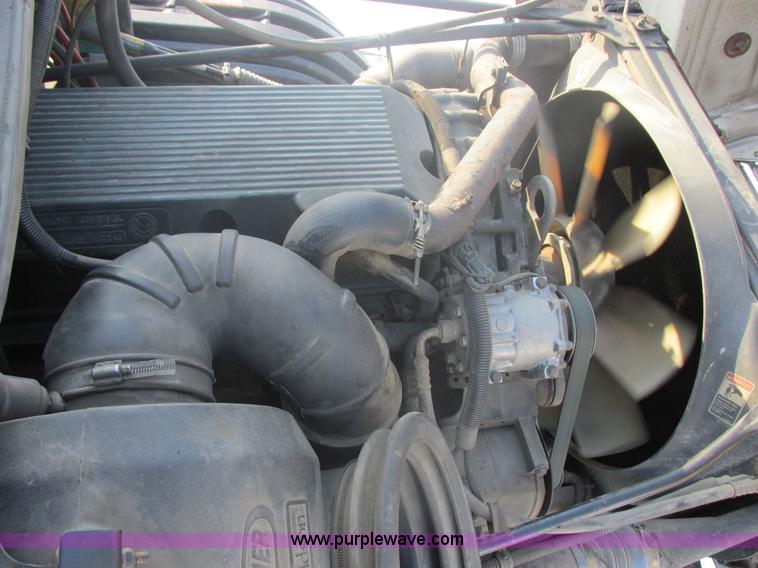 image for item E5249 2000 Freightliner Century Class semi truck