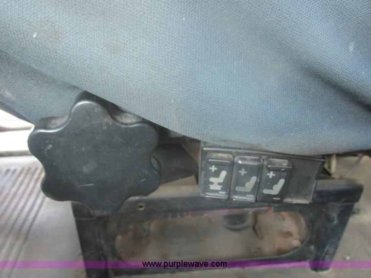 image for item E5249 2000 Freightliner Century Class semi truck