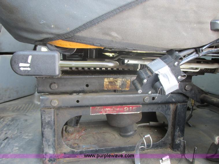 image for item E5249 2000 Freightliner Century Class semi truck