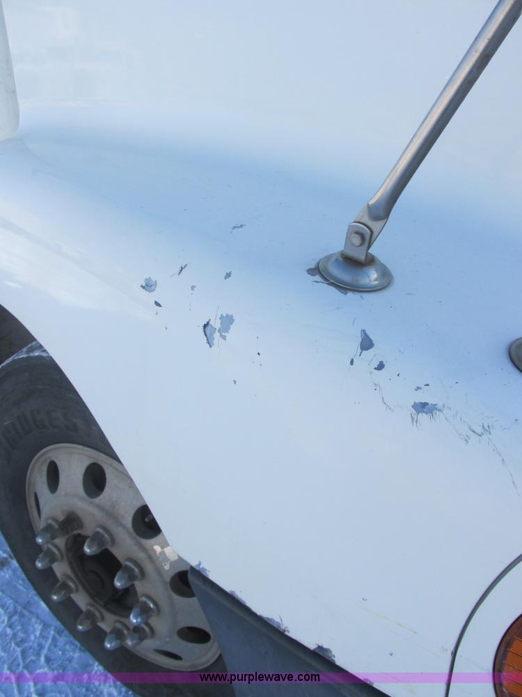 image for item E5249 2000 Freightliner Century Class semi truck