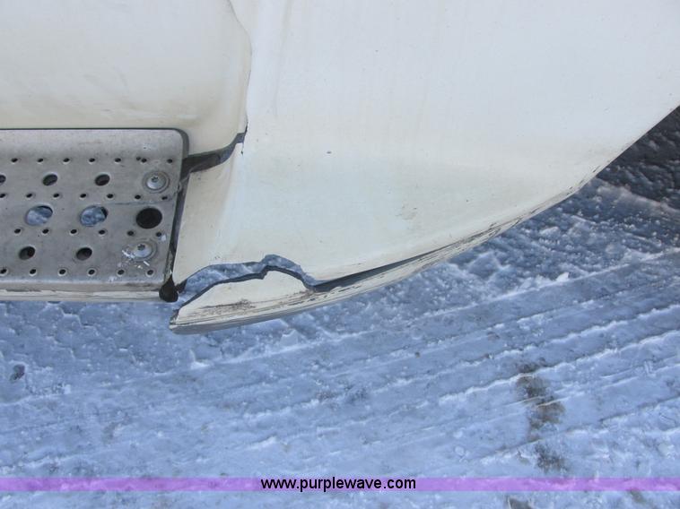 image for item E5249 2000 Freightliner Century Class semi truck