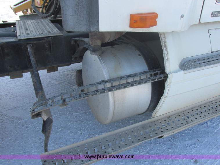 image for item E5249 2000 Freightliner Century Class semi truck