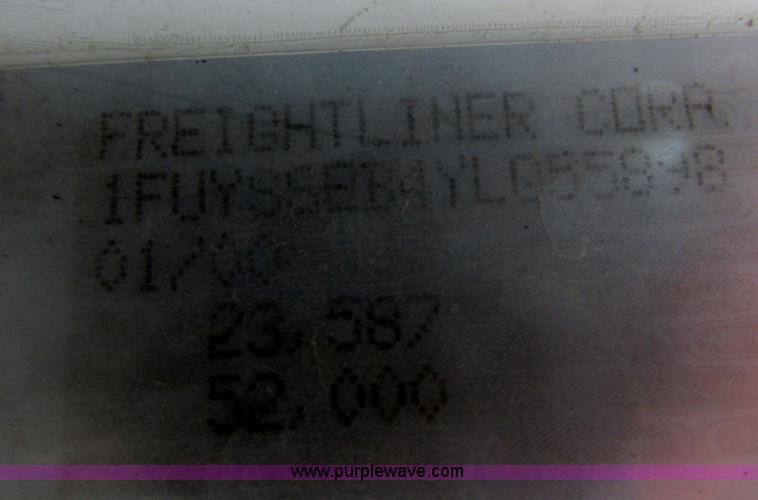 image for item E5249 2000 Freightliner Century Class semi truck