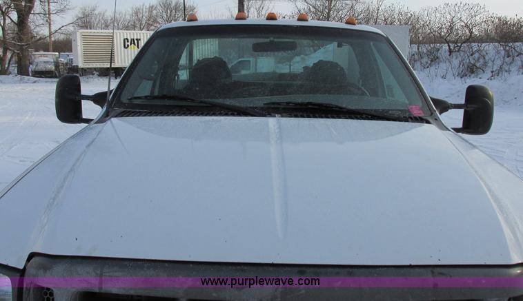 image for item E5250 2000 Ford F450 Super Duty XL utility truck