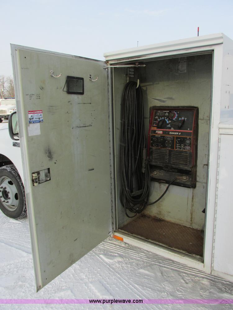 image for item E5250 2000 Ford F450 Super Duty XL utility truck