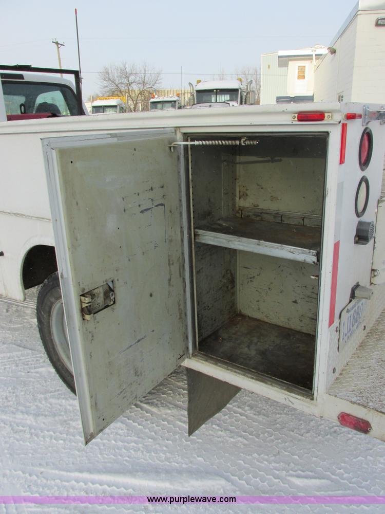 image for item E5250 2000 Ford F450 Super Duty XL utility truck