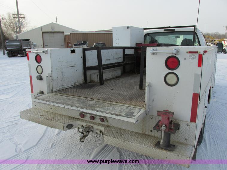 image for item E5250 2000 Ford F450 Super Duty XL utility truck