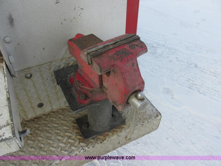 image for item E5250 2000 Ford F450 Super Duty XL utility truck