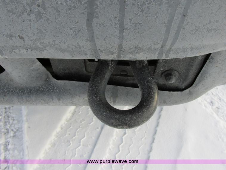 image for item E5250 2000 Ford F450 Super Duty XL utility truck