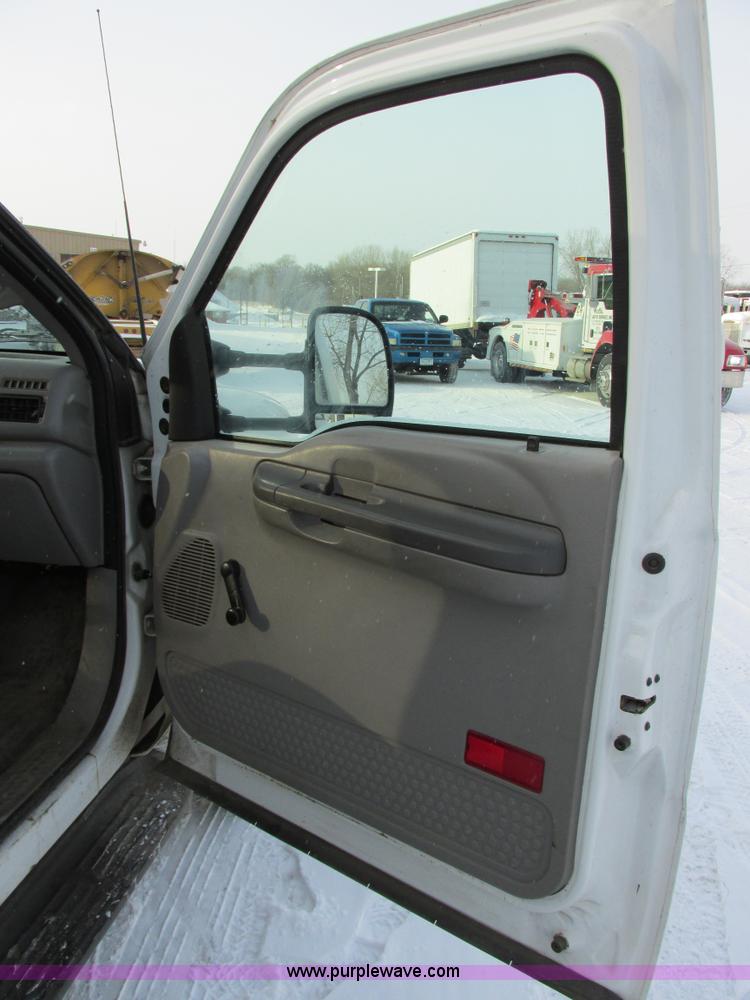 image for item E5250 2000 Ford F450 Super Duty XL utility truck