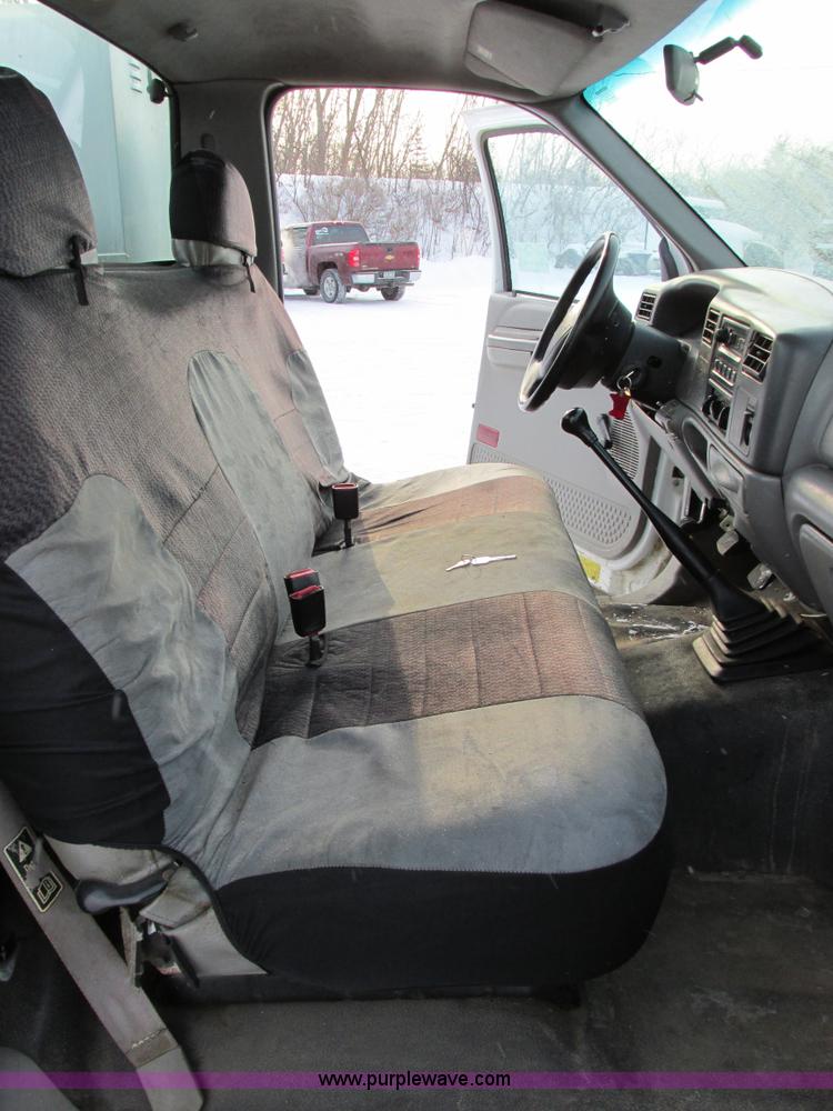 image for item E5250 2000 Ford F450 Super Duty XL utility truck