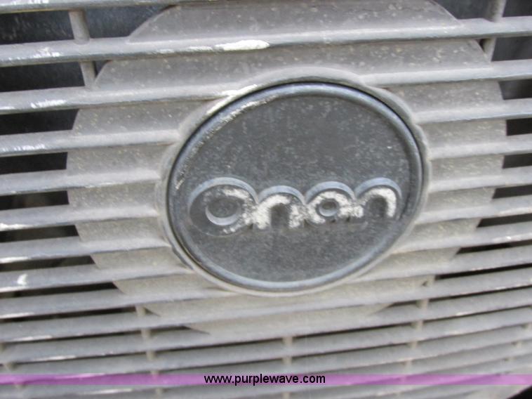 image for item E5250 2000 Ford F450 Super Duty XL utility truck