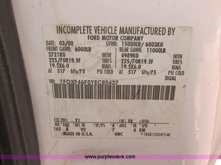 image for item E5250 2000 Ford F450 Super Duty XL utility truck