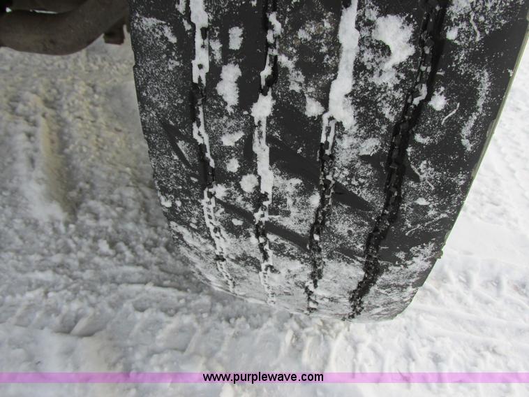 image for item E5251 1999 Ford F450 Super Duty XL utility truck