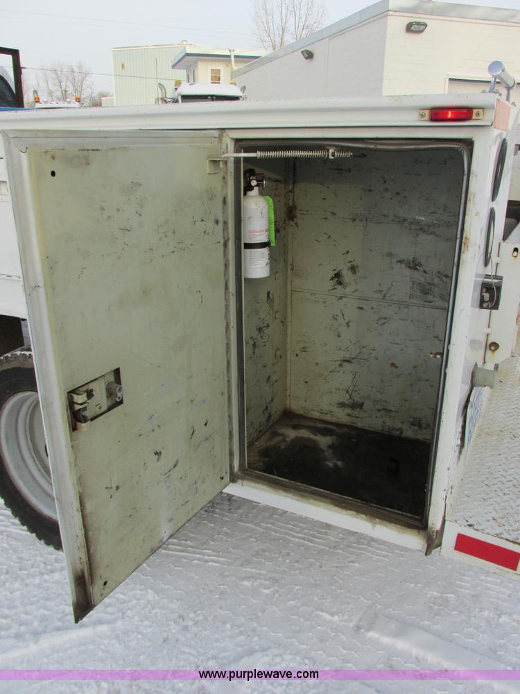 image for item E5251 1999 Ford F450 Super Duty XL utility truck