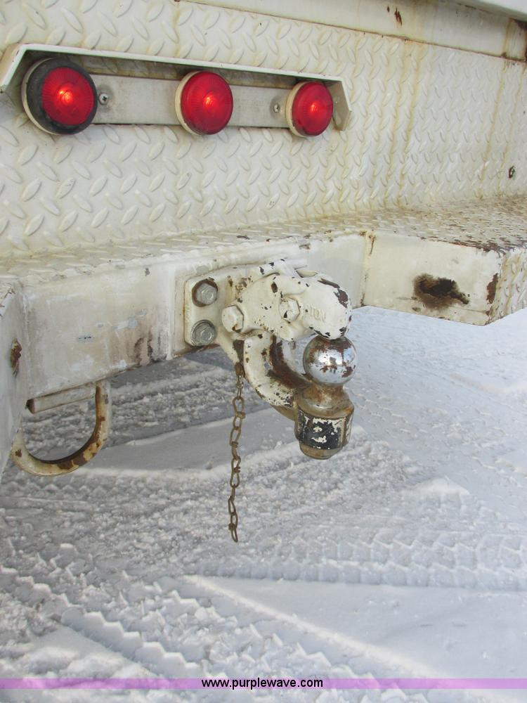 image for item E5251 1999 Ford F450 Super Duty XL utility truck